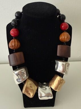 ANGELA CAPUTI Multicolor Resin Beaded Necklace